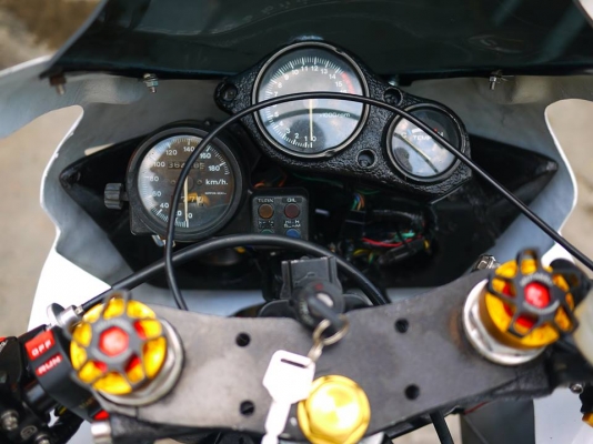 ขายcbr400ทะเบียนเครื่องสดมากของเเต่งเต็มแฟร์ลิ่งcbr1000 ขายcbr400ทะเบียนเครื่องสดมากของเเต่งเต็มแฟร์ลิ่งcbr1000