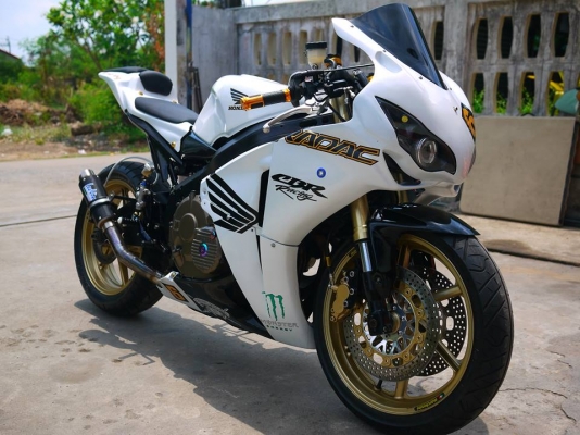 ขายcbr400ทะเบียนเครื่องสดมากของเเต่งเต็มแฟร์ลิ่งcbr1000 ขายcbr400ทะเบียนเครื่องสดมากของเเต่งเต็มแฟร์ลิ่งcbr1000