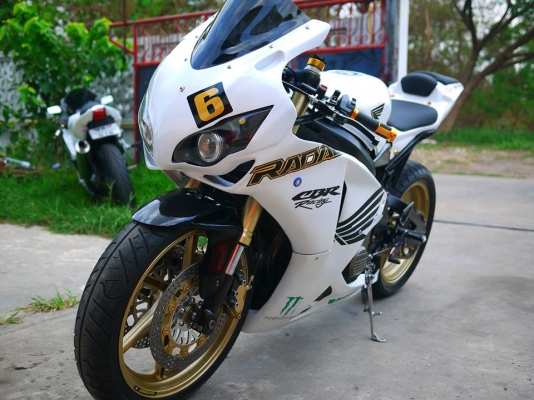 ขายcbr400ทะเบียนเครื่องสดมากของเเต่งเต็มแฟร์ลิ่งcbr1000 ขายcbr400ทะเบียนเครื่องสดมากของเเต่งเต็มแฟร์ลิ่งcbr1000