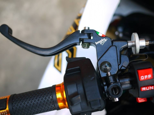 ขายcbr400ทะเบียนเครื่องสดมากของเเต่งเต็มแฟร์ลิ่งcbr1000 ขายcbr400ทะเบียนเครื่องสดมากของเเต่งเต็มแฟร์ลิ่งcbr1000