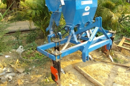 ดิฟเปอร์ฝังปุ๋ยร่องอ้อยค่อมร่อง