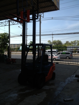 โฟล์คลิฟท์ toyota 2ตัน รุ่น8 เครือง4y