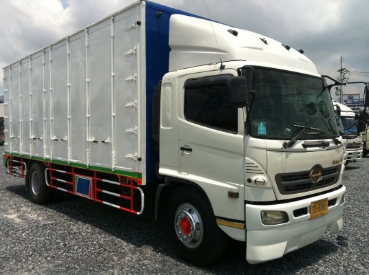 HINO MEGA FG  6 ล้อ ตู้บรรทุก 10 บาน