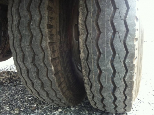 HINO MEGA FG  6 ล้อ ตู้บรรทุก 10 บาน