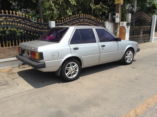 Sunny ff ปี 91 เครื่อง 1300 คาร์บู ติดเเก็สลงเล่มเเล้ว Sunny ff ปี 91 เครื่อง 1300 คาร์บู ติดเเก็สลงเล่มเเล้ว