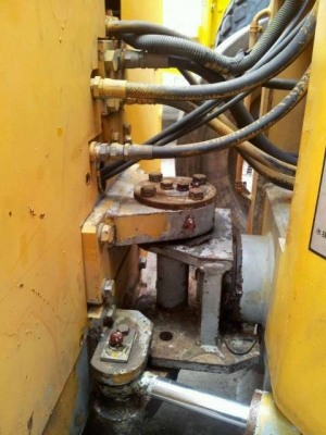 รถบดถนนหน้าเหล็กหลังยาง SAKAI รุ่น TW500