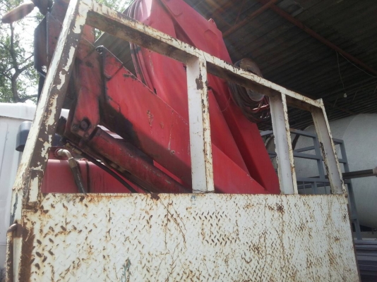 Nissan 10 ล้อ 2 เพลา ยาวพิเศษ 7.5 m พื้นเรียบ พร้อมเครน เฟอรารี้ 6 T Nissan 10 ล้อ 2 เพลา ยาวพิเศษ 7.5 m พื้นเรียบ พร้อมเครน เฟอรารี้ 6 T