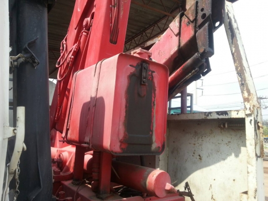 Nissan 10 ล้อ 2 เพลา ยาวพิเศษ 7.5 m พื้นเรียบ พร้อมเครน เฟอรารี้ 6 T Nissan 10 ล้อ 2 เพลา ยาวพิเศษ 7.5 m พื้นเรียบ พร้อมเครน เฟอรารี้ 6 T