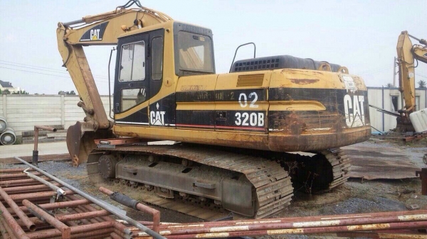 Cat 320 B แผ่น 80 \% ชุดไฟฟ้า ครบ ทำงาน 8000 ชัวโมง สภาพพร้อมใช้ สวย