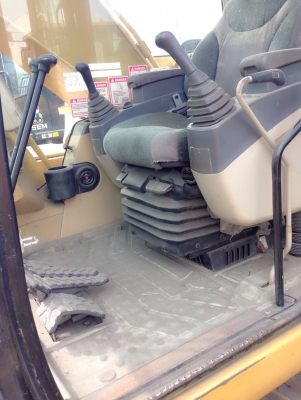 ขายด่วนรถขุดCAT320C เก่านอกแท้ ชั่วโมงน้อย2,802ชั่วโมง รถจอดที่กม.7 สนใจติดต่อสอบถามเจี๊ยบได้ที่เบอร์ 094-5543017 ค่ะ ขายด่วนรถขุดCAT320C เก่านอกแท้ ชั่วโมงน้อย2,802ชั่วโมง รถจอดที่กม.7 สนใจติดต่อสอบถามเจี๊ยบได้ที่เบอร์ 094-5543017 ค่ะ