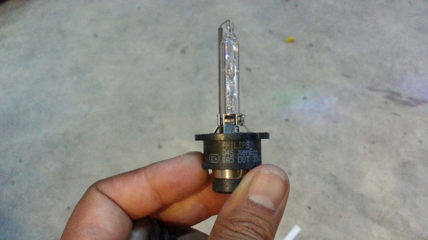 ลูกแก้วไฟโปรเจคเตอร์ บัลลาส ซีน่อน แท้ Koito