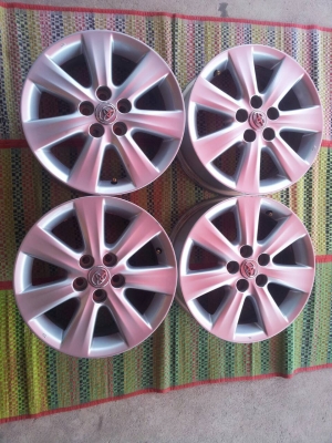 ล้อ Max อัลติสขอบ 15 5รู100 มียาง ปี12