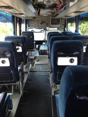 รถเเอร์ 6 ล้อมินิบัส 8 เมตร