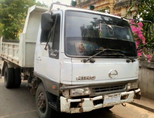 ***ขายแล้วครับขอบคุณ Truck2hand ขาย6ล้อดั้มดิน HINO FC4J JO5C 150HP ห้างแท้ ปี45 เครื่องเดิมเกียร์เดิม เครื่องดี แน่น ช่วงล่างดีคัสซีสวยไม่มีปะไม่มีดาม กระบะดั้มเหล็ก3.60ม.สภาพดี พื้นดีข้างดี หัวเก๋งดี มีตำหนิ นิดหน่อย ภายในดีคอนโซลครบ แอร์ พ.พาวเวอร์ เบร