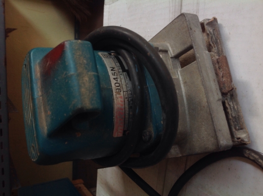 ขายเครื่องขัดกระดาษทรายแบบสั่น.  Makita