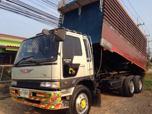 HINO 10 ล้อดั้ม 2 เพลา 195 แรง  (เกียร์อีตั้น)