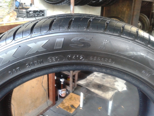 ขายเศษยาง215/50/17 ปี12  /1เส้น 900