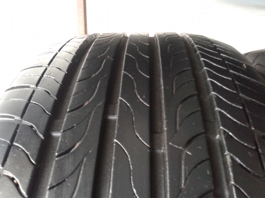 ขายเศษยาง215/50/17 ปี12  /1เส้น 900