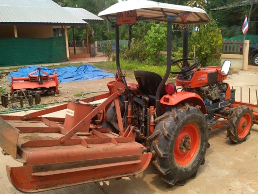 รถไถคูโบต้านั่งขับ  14  แรง  รถพร้อมใช้