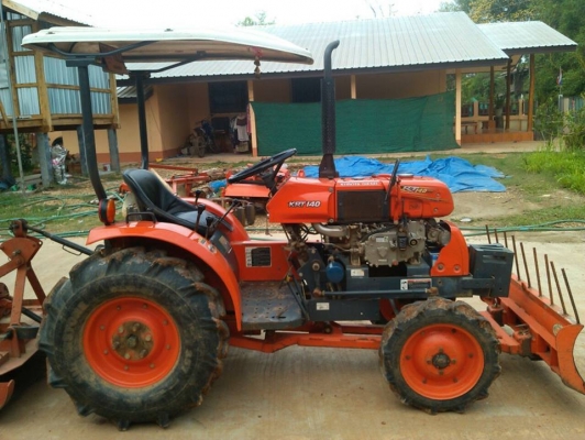 รถไถคูโบต้านั่งขับ  14  แรง  รถพร้อมใช้