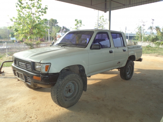 ขาย toyota  yn 106 4 ประตู