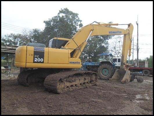 แมคโคร PC 200 รุ่น 7