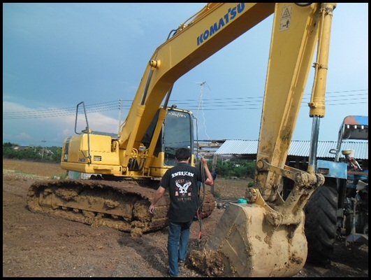 แมคโคร PC 200 รุ่น 7