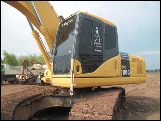 แมคโคร PC 200 รุ่น 7