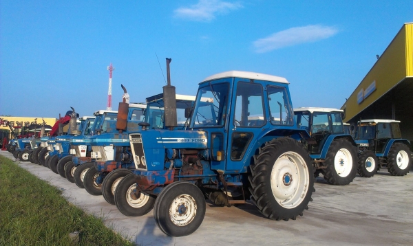 ฟอร์ดเพลาเดียว วางดาวน์ 200,000 ออกรถได้เลย