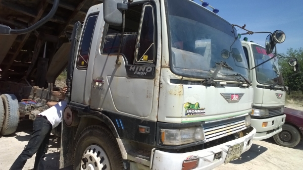 HINO 195แรงFM3H 10ล้อดั้ม หัวเดิมบาง คัสซีสวยมาก เครื่องสวยเอี่ยม ยางก็สวย..รถของบริษัทรับเหมา