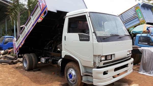 ***ขายแล้วครับขอบคุณ Truck2hand ขาย6ล้อดั้ม HINO FC2WEKA 120 ห้างแท้ ปี36 เครื่องเดิมเกียร์เดิม WO4D 120 แรง แห้งๆ แน่นๆ ช่วงล่างใหญ่ คัสซีใหญ่ สวยเดิมๆโรงงาน ไม่มีปะไมีมีดาม ไม่มีบวม กระบะดั้มเหล็กบิ้วใหม่ กว้าง2.20ม. ยาว 4.15ม. พื้นสวย กระบอกดั้ม6ตัน ยิ ***ขายแล้วครับขอบคุณ Truck2hand ขาย6ล้อดั้ม HINO FC2WEKA 120 ห้างแท้ ปี36 เครื่องเดิมเกียร์เดิม WO4D 120 แรง แห้งๆ แน่นๆ ช่วงล่างใหญ่ คัสซีใหญ่ สวยเดิมๆโรงงาน ไม่มีปะไมีมีดาม ไม่มีบวม กระบะดั้มเหล็กบิ้วใหม่ กว้าง2.20ม. ยาว 4.15ม. พื้นสวย กระบอกดั้ม6ตัน ยิ
