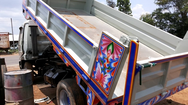 ***ขายแล้วครับขอบคุณ Truck2hand ขาย6ล้อดั้ม HINO FC2WEKA 120 ห้างแท้ ปี36 เครื่องเดิมเกียร์เดิม WO4D 120 แรง แห้งๆ แน่นๆ ช่วงล่างใหญ่ คัสซีใหญ่ สวยเดิมๆโรงงาน ไม่มีปะไมีมีดาม ไม่มีบวม กระบะดั้มเหล็กบิ้วใหม่ กว้าง2.20ม. ยาว 4.15ม. พื้นสวย กระบอกดั้ม6ตัน ยิ ***ขายแล้วครับขอบคุณ Truck2hand ขาย6ล้อดั้ม HINO FC2WEKA 120 ห้างแท้ ปี36 เครื่องเดิมเกียร์เดิม WO4D 120 แรง แห้งๆ แน่นๆ ช่วงล่างใหญ่ คัสซีใหญ่ สวยเดิมๆโรงงาน ไม่มีปะไมีมีดาม ไม่มีบวม กระบะดั้มเหล็กบิ้วใหม่ กว้าง2.20ม. ยาว 4.15ม. พื้นสวย กระบอกดั้ม6ตัน ยิ