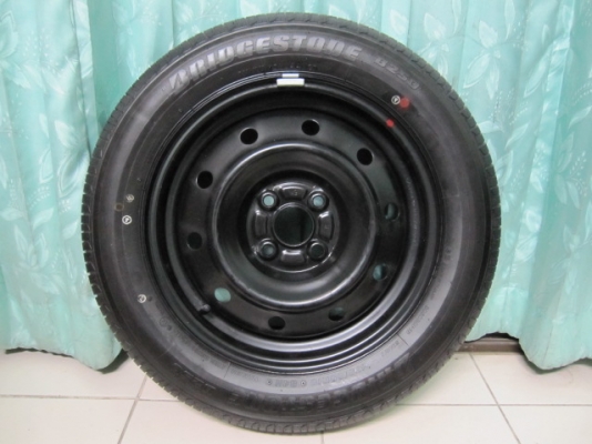 ขายกะทะพร้อมยางป้ายแดงขนาด 175 65 15 ขอบ 15 วิ่งมาแค่ 30 โล