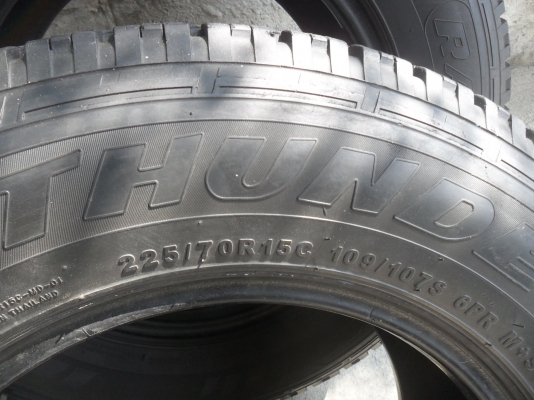 ยาง DEESTONE 225/70R15 ปี5109 ดอกหนาๆ สวยๆ 4 เส้น ราคา 3500 บาท