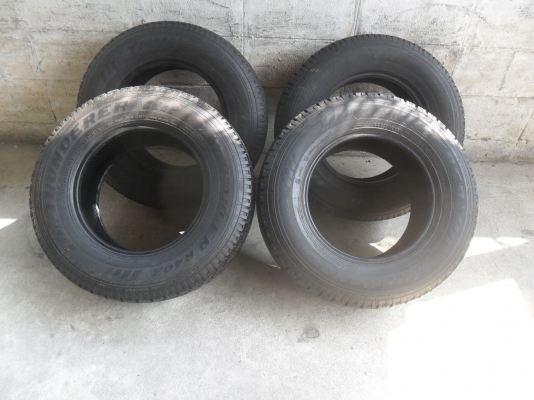ยาง DEESTONE 225/70R15 ปี5109 ดอกหนาๆ สวยๆ 4 เส้น ราคา 3500 บาท