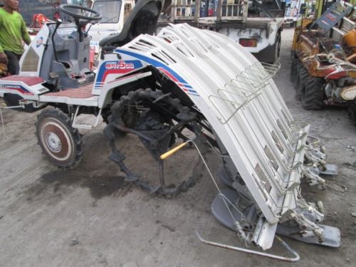 รถปลูกข้าวดำนาแบบนั่งขับ!!! รหัสสินค้า : 13001261  ยี่ห้อ : MITSUBISHI รุ่น : MPR505