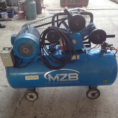 ปั๊มลมมือ 2 MZB  สภาพดี พร้อมใช้งาน