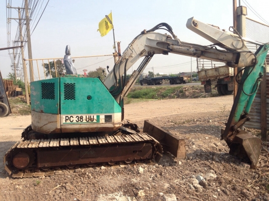 ขายรถแมคโคร PC38UU สภาพพร้อใช้ สนใจติดต่อ บอย 085-156-2314