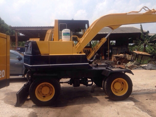 ขายรถแมคโครPW60-3 2เพลา สภาพพร้อมใช้ สนใจติดต่อ บอย 085-156-2314 ขายรถแมคโครPW60-3 2เพลา สภาพพร้อมใช้ สนใจติดต่อ บอย 085-156-2314