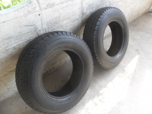 ยาง DUNLOP 195R15 ปี11 สวยๆ 1 คู่ ราคา 950 บาท