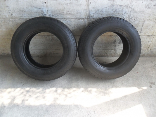 ยาง DUNLOP 195R15 ปี11 สวยๆ 1 คู่ ราคา 950 บาท