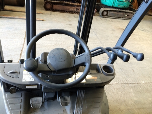 Toyota ฟอร์คลิฟต์ รุ่น 8 เก่านอก 1.5 ตัน Full Option ออร์โต้ แค่ 186 ชม. !