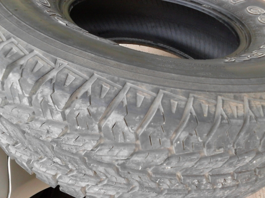 31X10.50R15   TOYO RADIAL OPEN COUNTRY  มี 1 เส้นTEL.081-427-3941