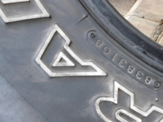 31X10.50R15   TOYO RADIAL OPEN COUNTRY  มี 1 เส้นTEL.081-427-3941