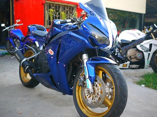 ขาย Cbr400 พร้อมทะเบียนแท้ แฟริ่ง CBR1000 2008 พร้อมครอบถัง ขาย Cbr400 พร้อมทะเบียนแท้ แฟริ่ง CBR1000 2008 พร้อมครอบถัง