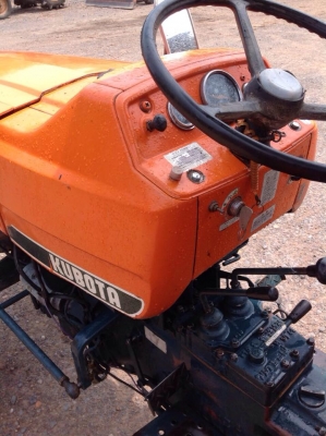 แทรกเตอร์คูโบค้า  L26 แรง สภาพดีเยี่ยม พร้อมใช้งาน ขายพร้อมโรตารี่