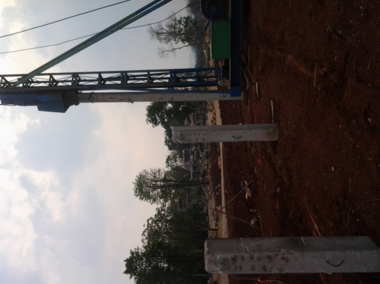 ปั้นจั่นตอกเสาเข็มปากช่อง