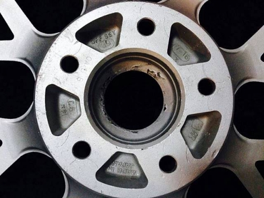 ล้อแท้ RAY CERUMO SPORT 18" หน้า 8+33 หลัง 9+39 เดิมๆ ไม่เคยซ่อม ฝาครบ ชุดละ 28,000 บาท