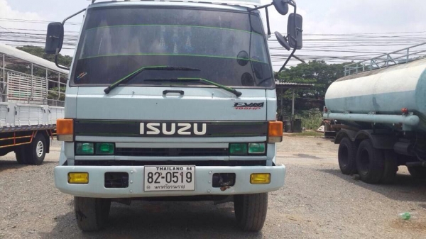 ขายรถ 6 ล้อ ISUZU ดั้มพ์ 195 แรง นางฟ้า