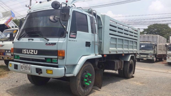 ขายรถ 6 ล้อ ISUZU ดั้มพ์ 195 แรง นางฟ้า